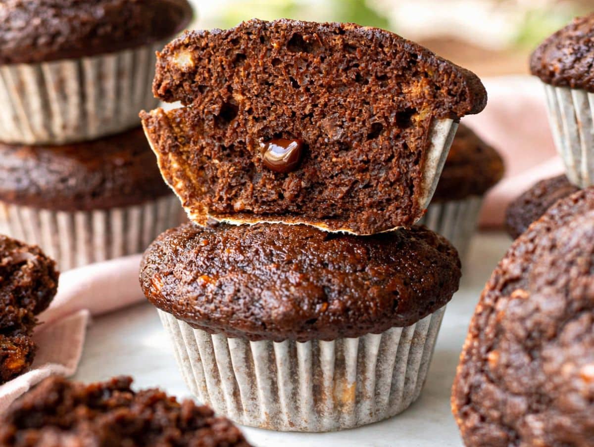 Moist Chocolate Banana Muffins: Less Sugar, More Flavor